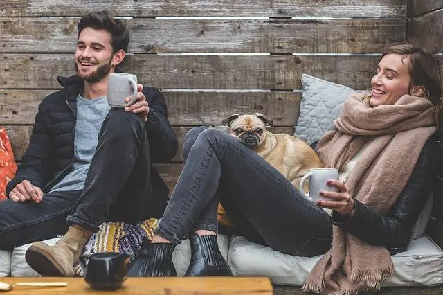 People relaxing.