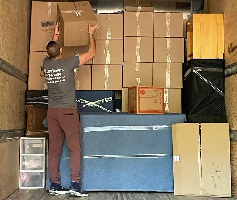 uploading truck high level movers Thornhill